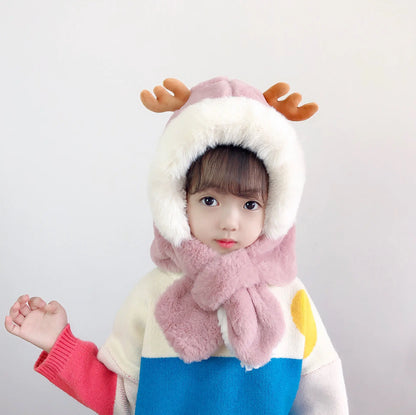 Dicke warme Kinderschals und -mützen mit niedlichen Designs